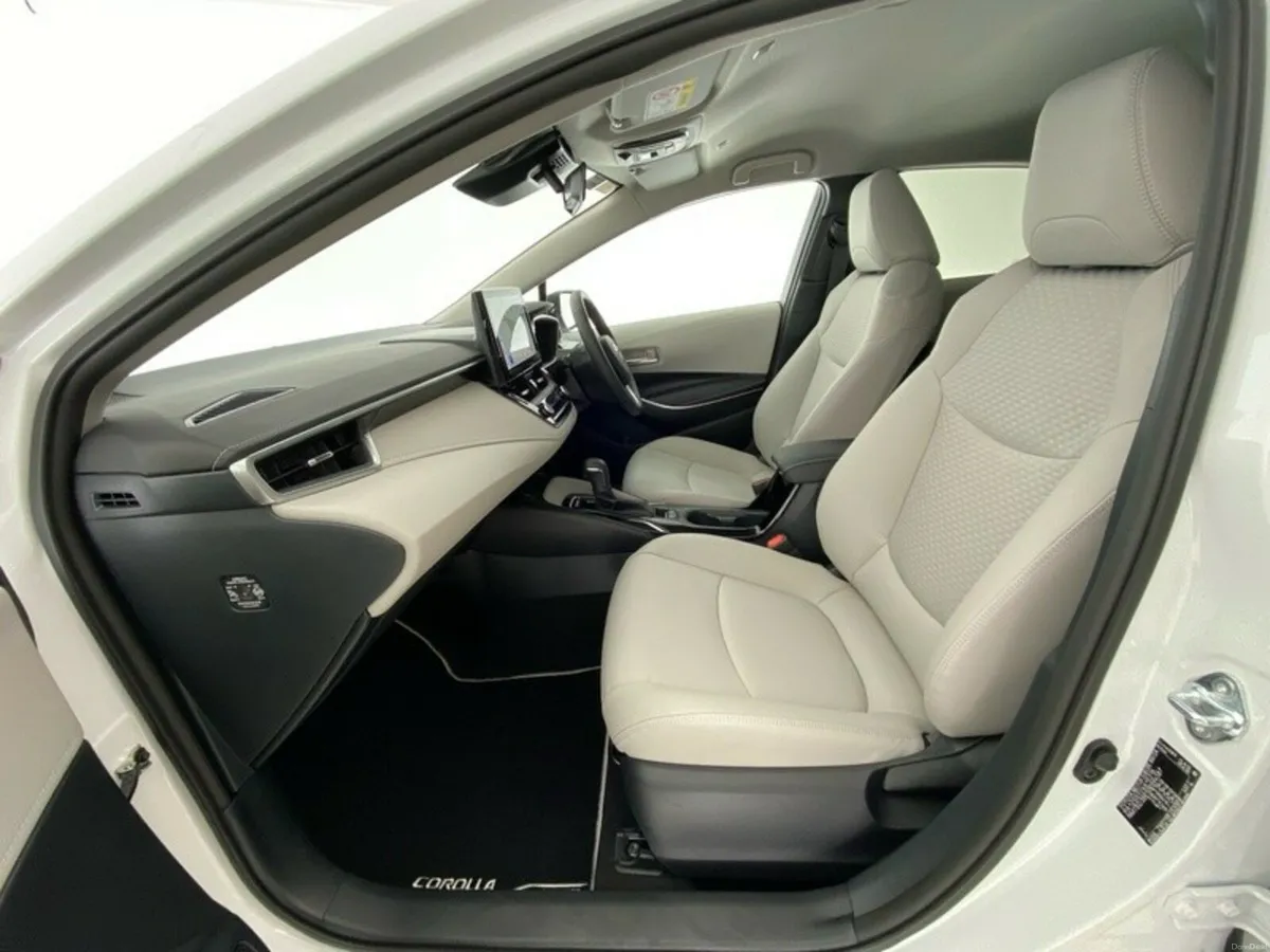Toyota Corolla Hybrid Sol Auto - Image 6