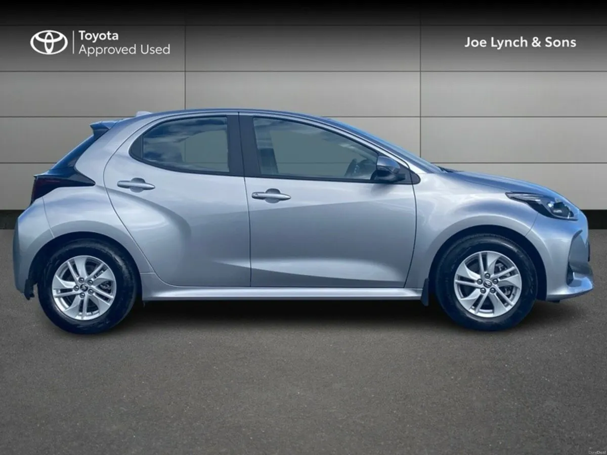 Toyota Yaris Yaris Hybrid 115 Luna - Image 3
