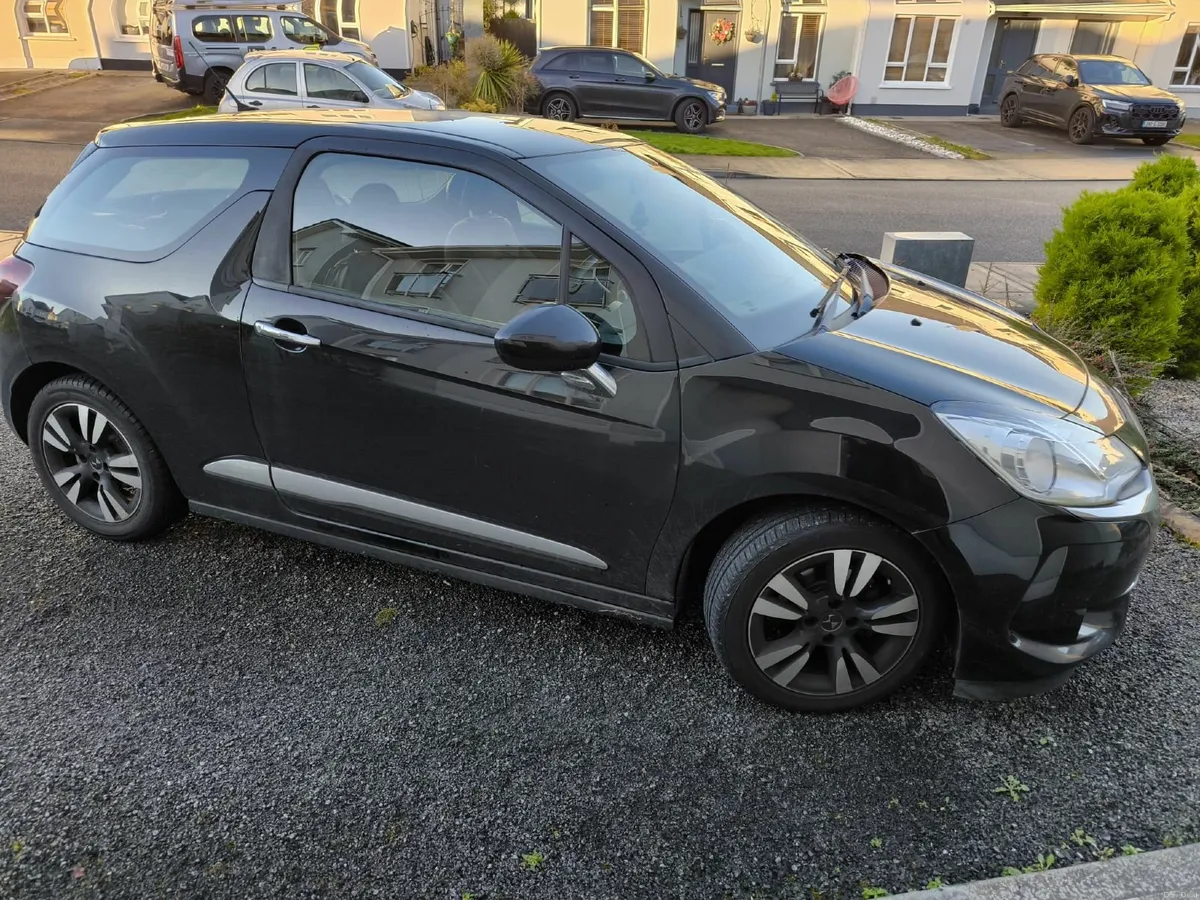 Clean Citroen/DS Automobiles DS 3 2016 - Image 2
