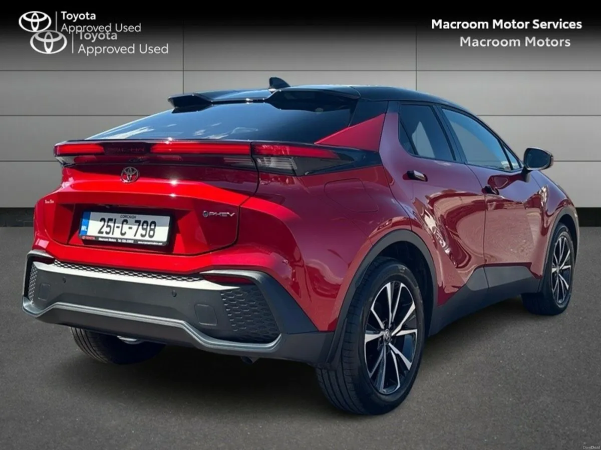 Toyota C-HR FRESH SELECTION OF TRADE-INS C-HR PHEV - Image 2
