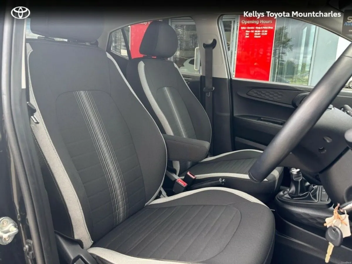 Hyundai i10 DELUXE 5DR - Image 2