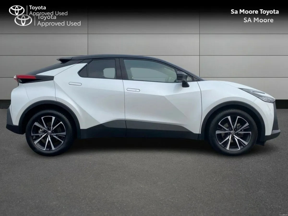 Toyota C-HR SPORT+ PANORAMIC ROOF - Image 3