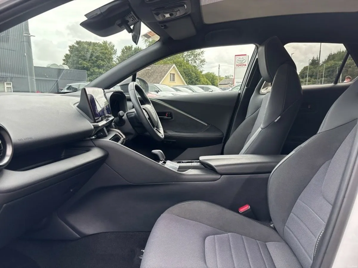 Toyota C-HR USED CAR SALE!! C-HR PHEV SOL - Image 6