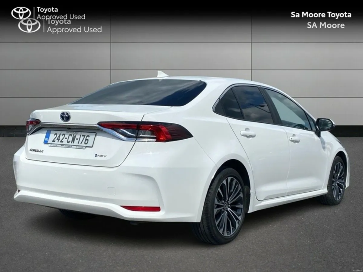 Toyota Corolla LUNA SPORT SALOON - Image 2