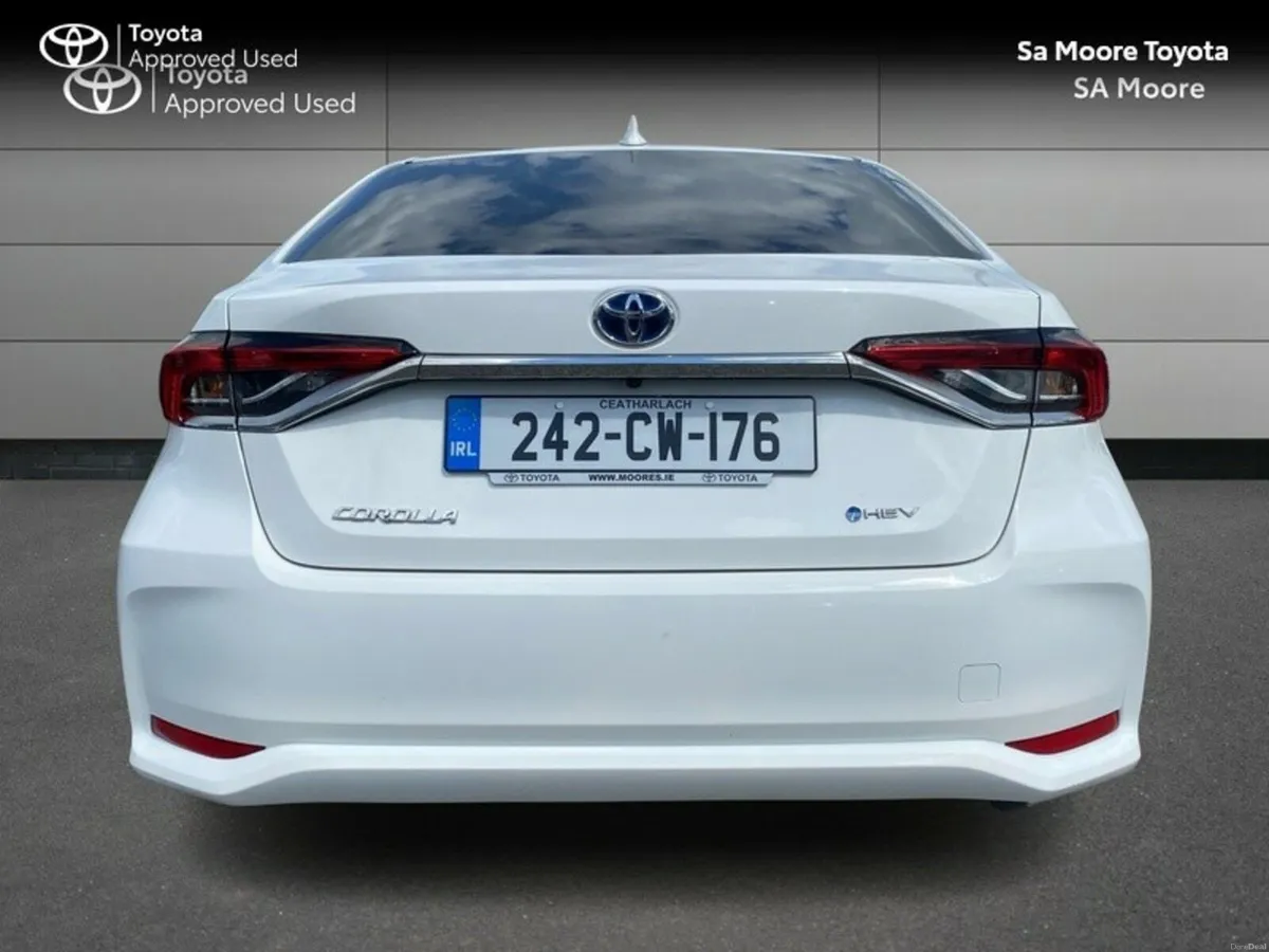 Toyota Corolla LUNA SPORT SALOON - Image 4