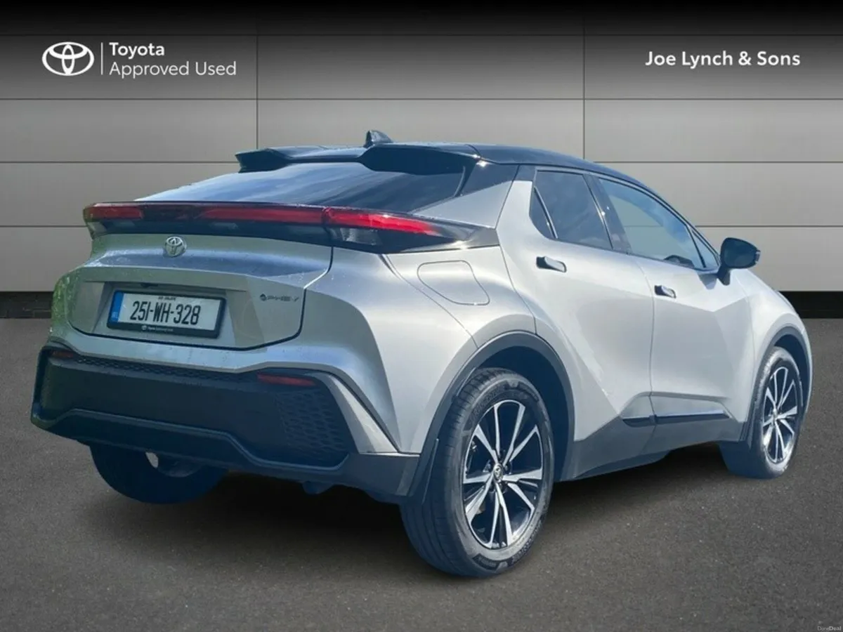 Toyota C-HR C-HR PHEV SPORT+ - Image 2