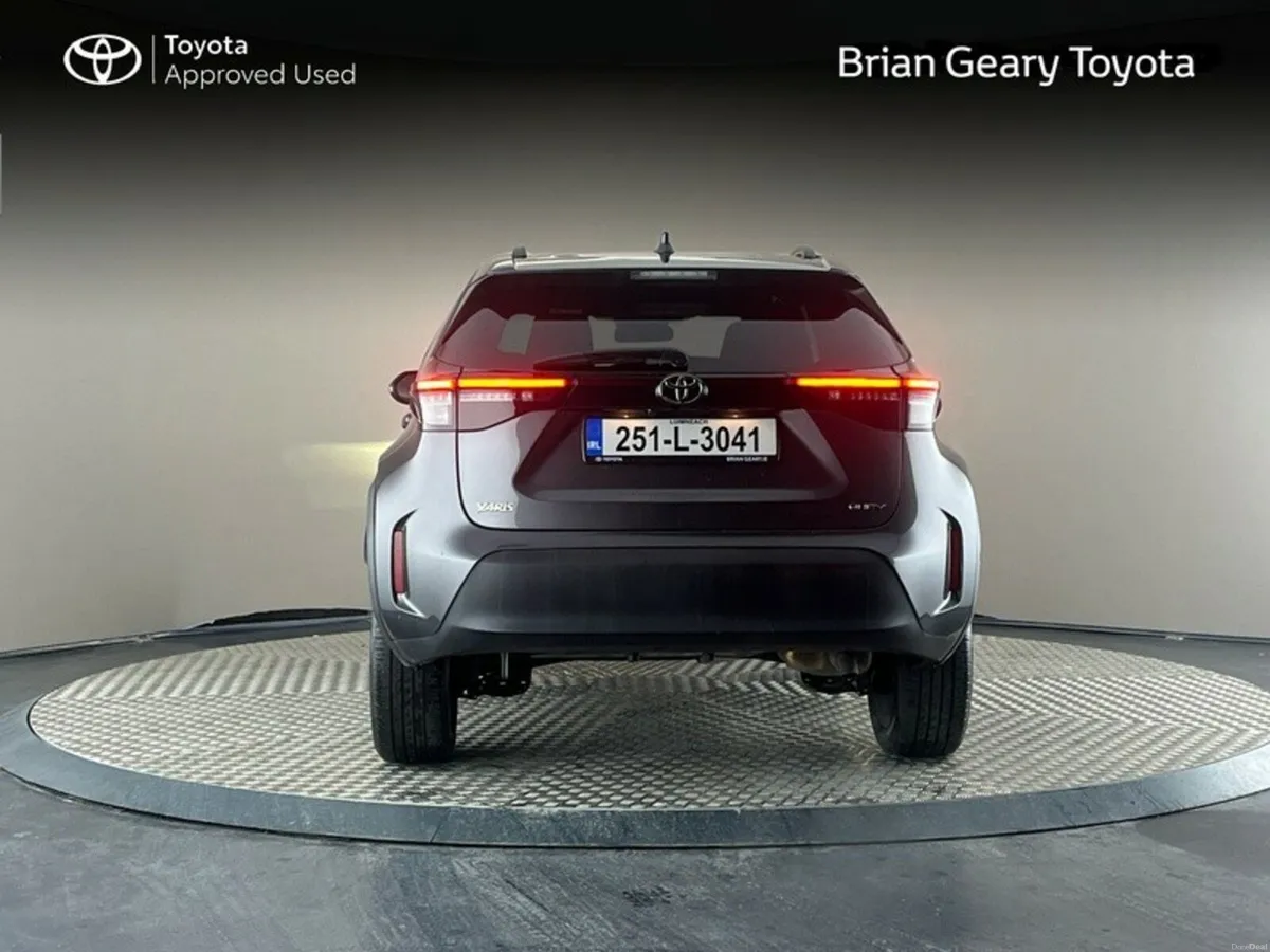 Toyota Yaris Cross HYBRID LUNA SPORT - Image 4