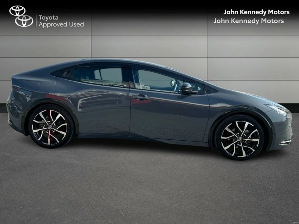 Toyota Prius SPORT - Image 3