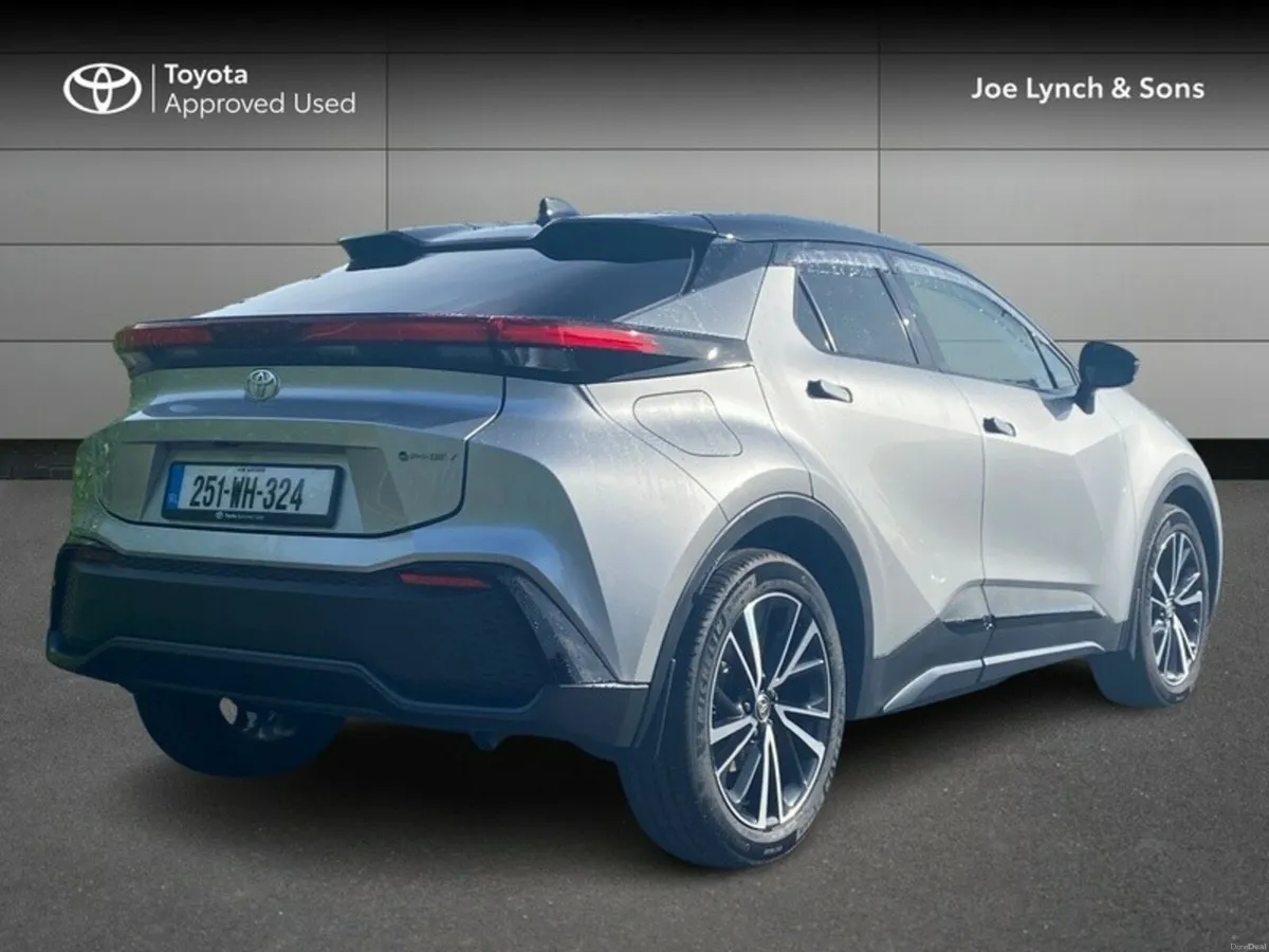 Toyota C-HR C-HR PHEV SOL - Image 2