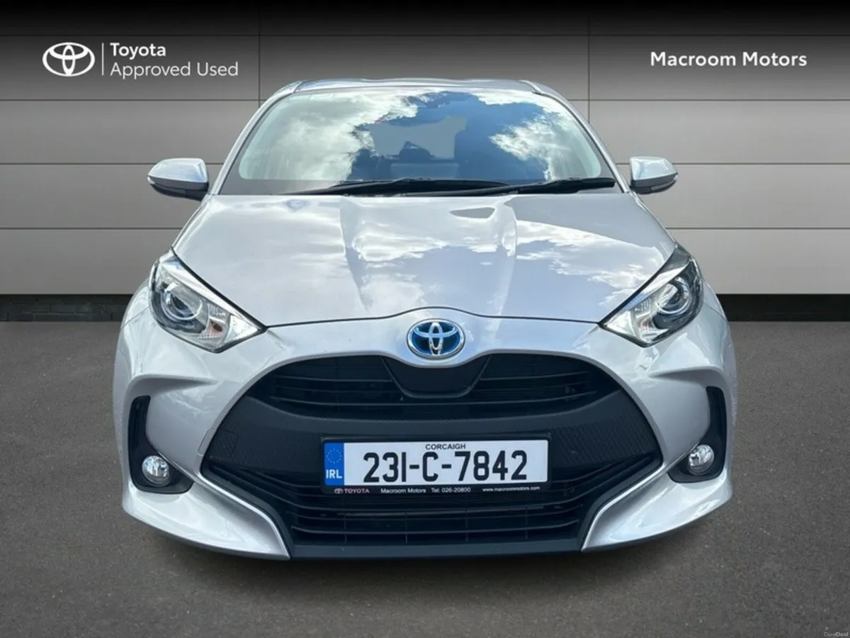 Toyota Yaris USED CAR SALE!! YARIS LUNA - Image 5