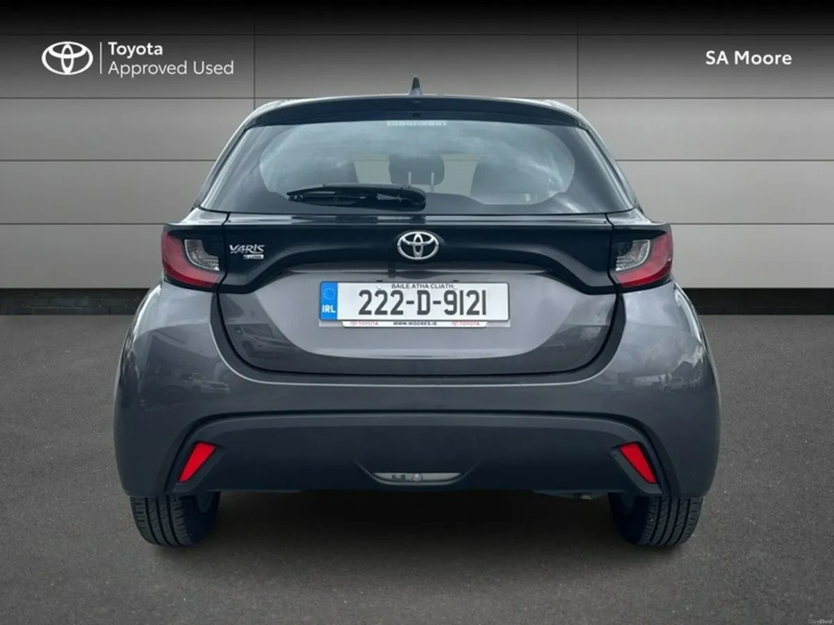 Toyota Yaris 1.0 LUNA - Image 4