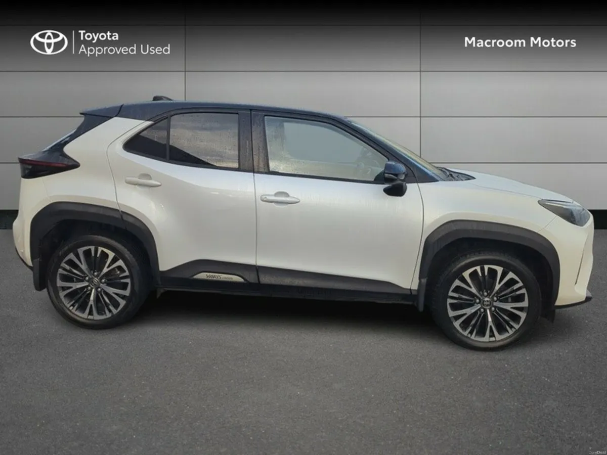 Toyota Yaris Cross FRESH SELECTION OF TRADE-INS YA - Image 3