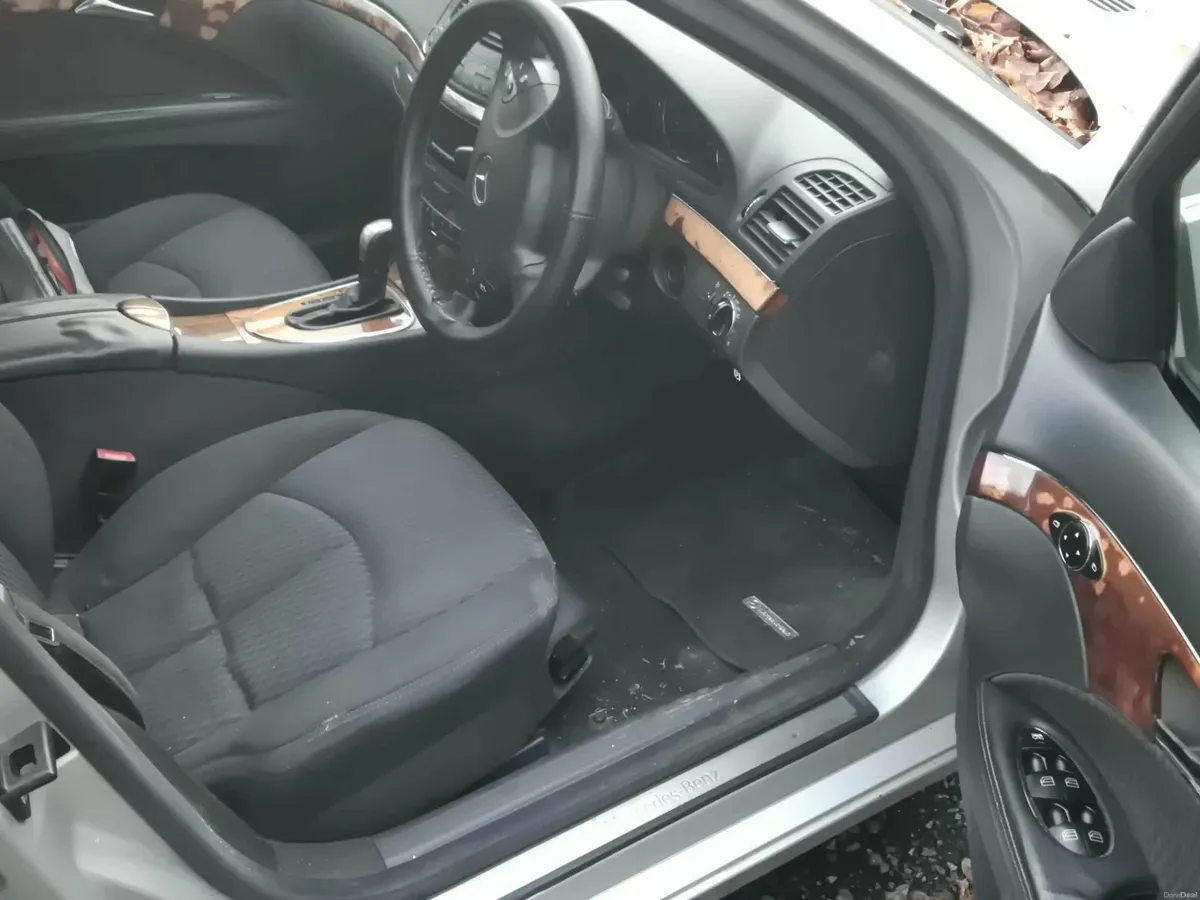 Mercedes-Benz E-Class kompressor 2005 7 seater - Image 3