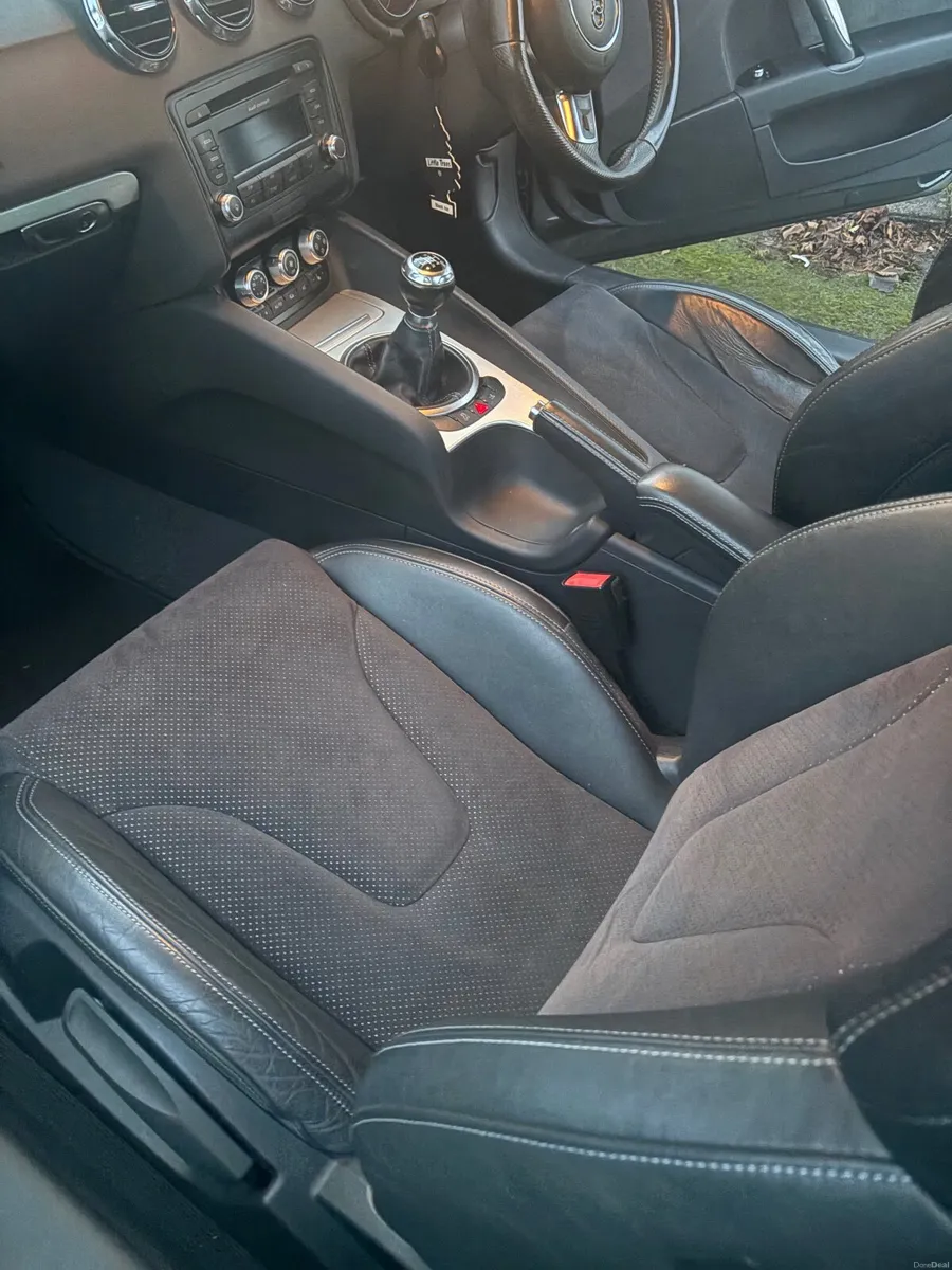 Audi TT 2012 - Image 2