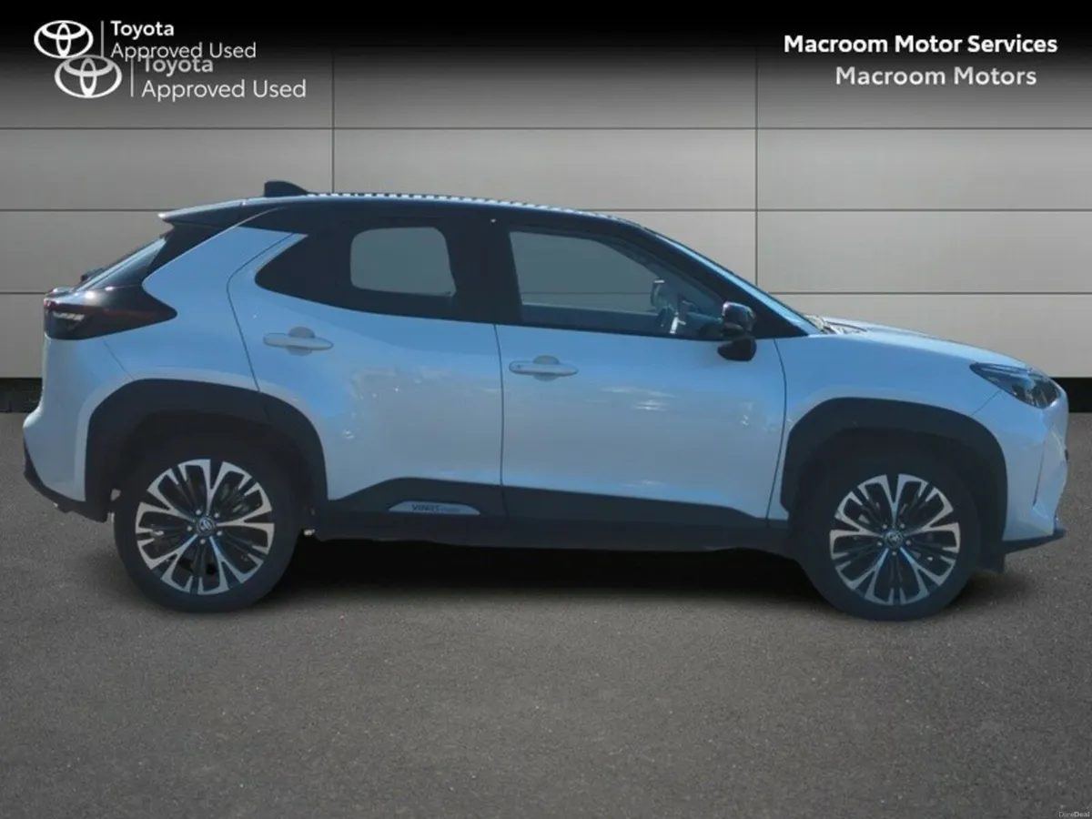 Toyota Yaris Cross FRESH SELECTION OF TRADE-INS YA - Image 3