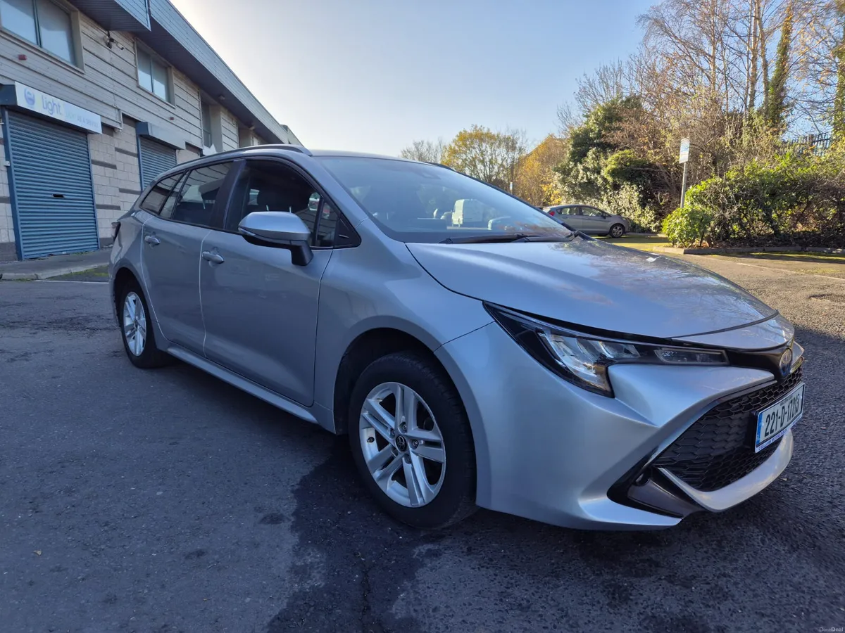 TOYOTA COROLLA / 2022 / IRISH CAR / HYBRID / AUTO - Image 3