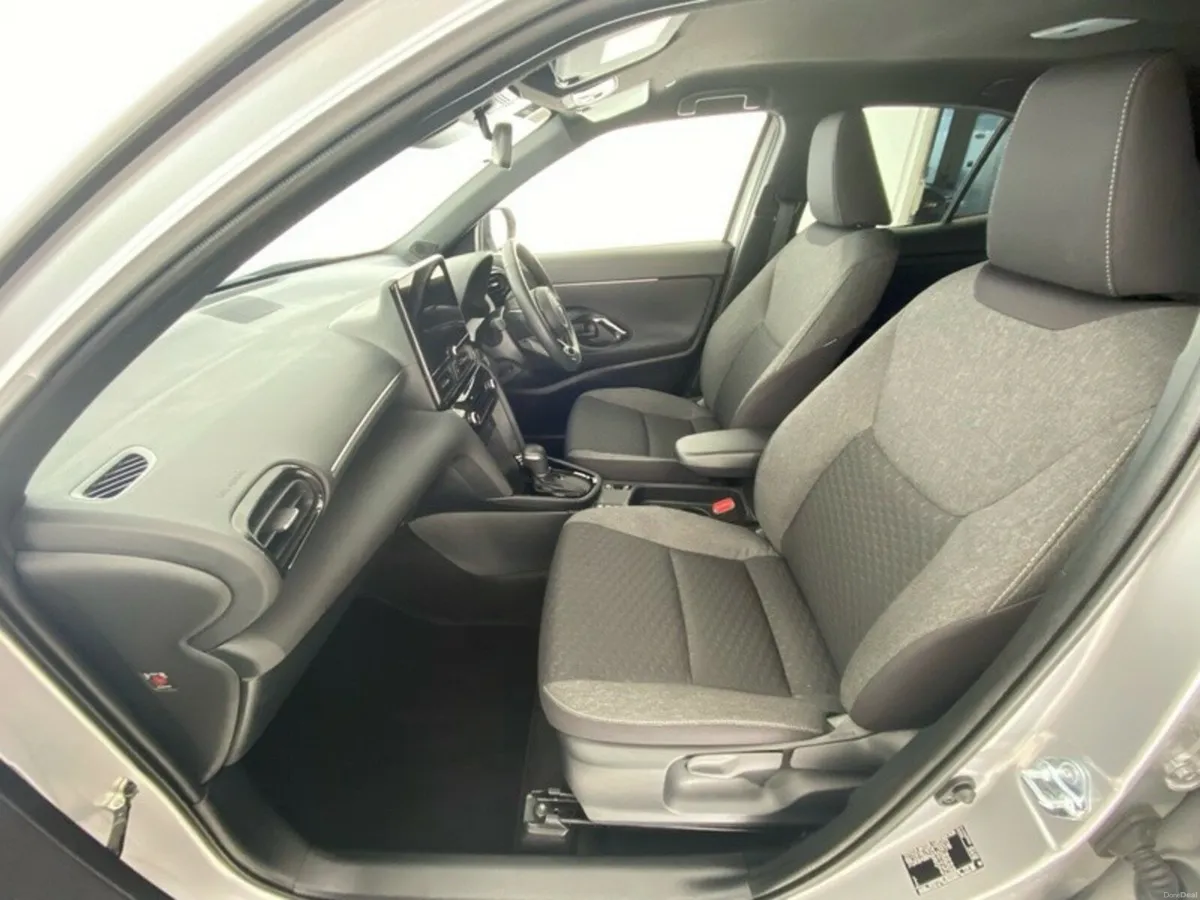 Toyota Yaris Cross Luna Sport Hybrid Auto - Image 6