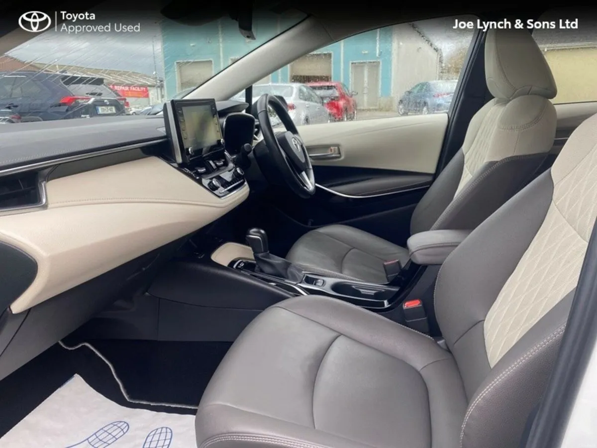 Toyota Corolla COROLLA HYBRID SOL SALOON - Image 6