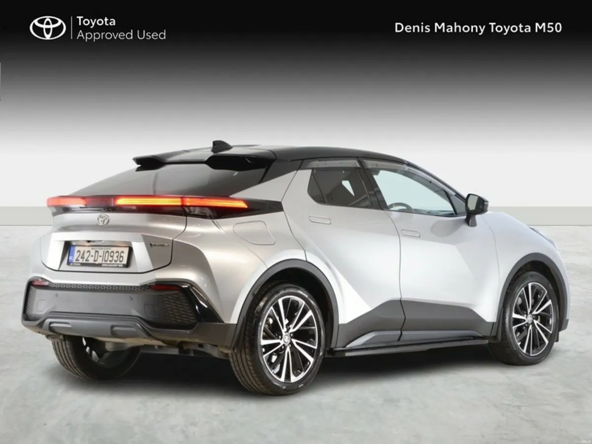 Toyota C-HR Plug-In Hybrid Sol - Image 2