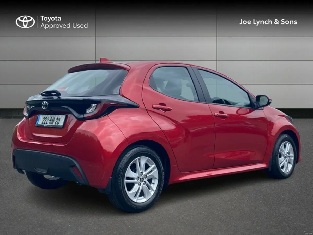 Toyota Yaris YARIS 1.0 LUNA - Image 2