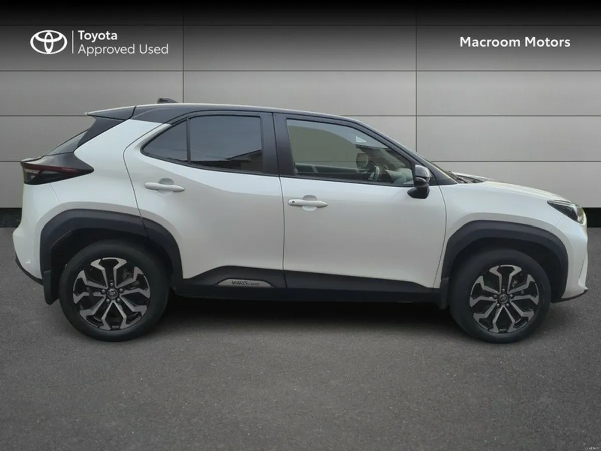 Toyota Yaris Cross FRESH SELECTION OF TRADE-INS YA - Image 3
