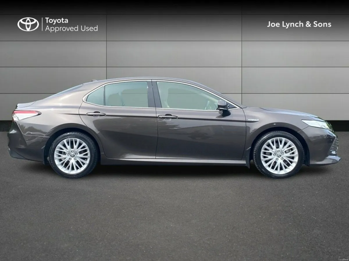 Toyota Camry Platinum - Image 3