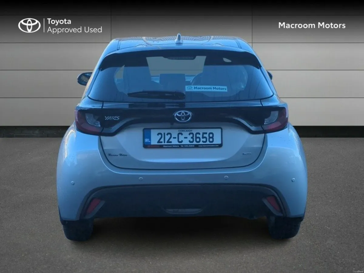 Toyota Yaris FRESH SELECTION OF TRADE-IN YARIS 1.5 - Image 4