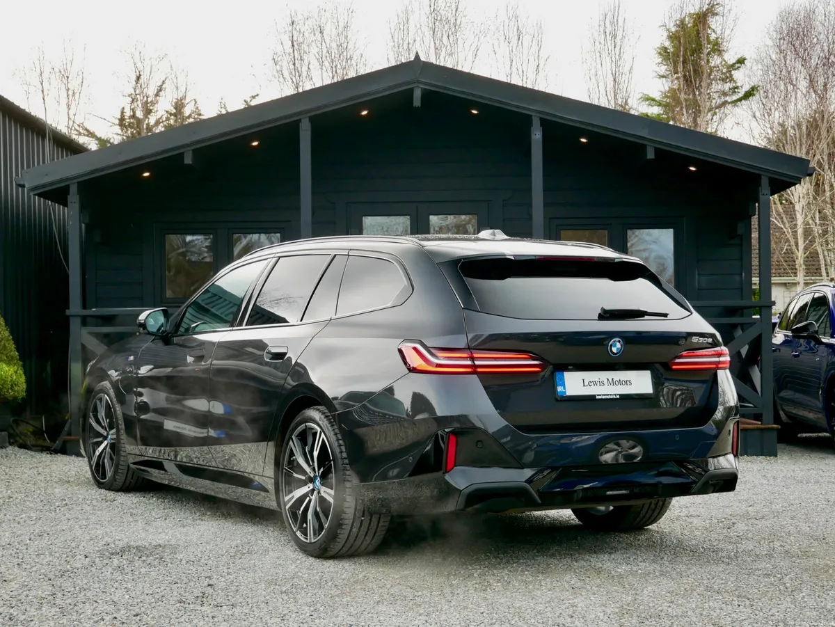 2025 BMW 530e M Sport Touring 299BHP, TECH PACK - Image 4