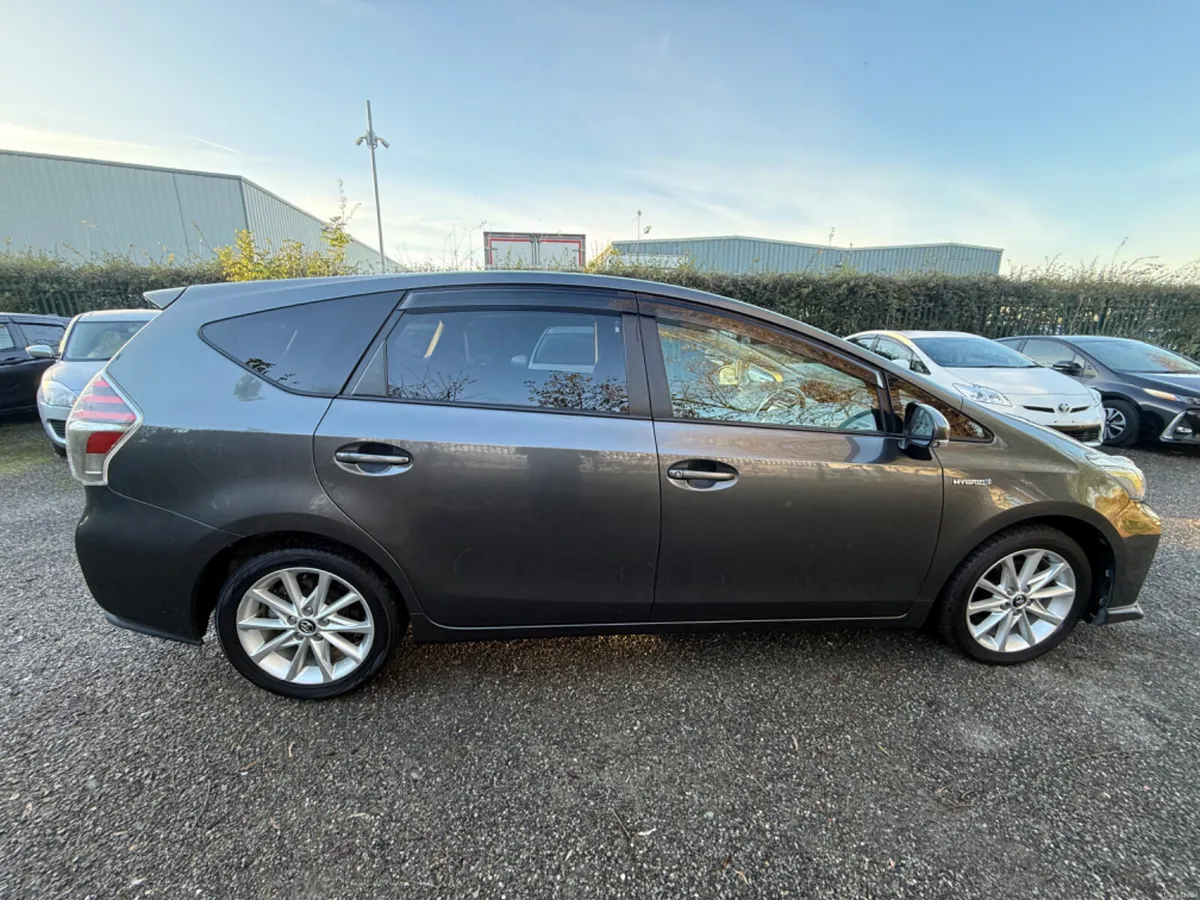 Toyota Prius 7 seats!!! - Image 4
