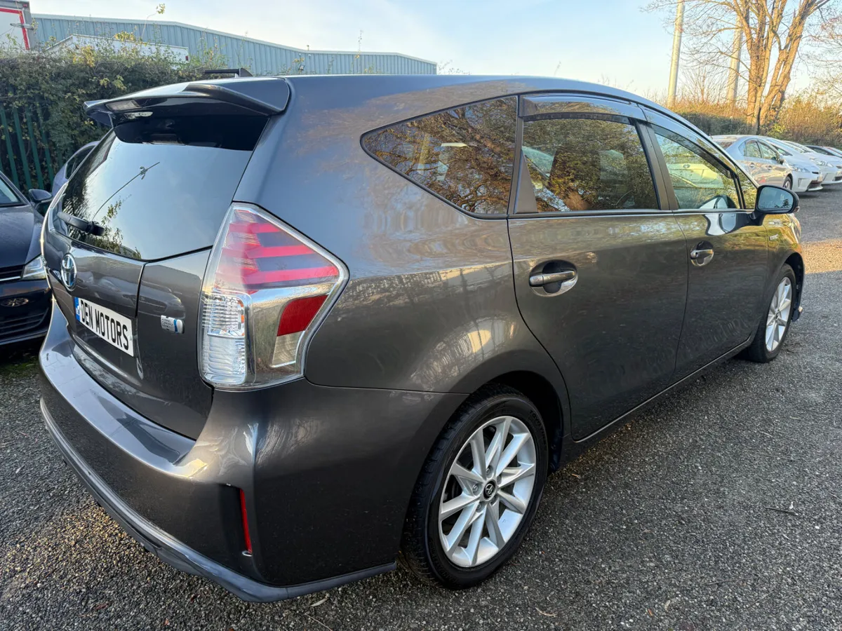 Toyota Prius 7 seats!!! - Image 3
