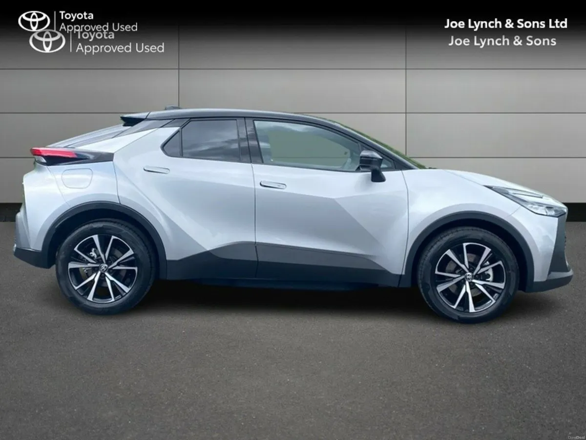 Toyota C-HR C-HR PHEV SPORT+ - Image 3
