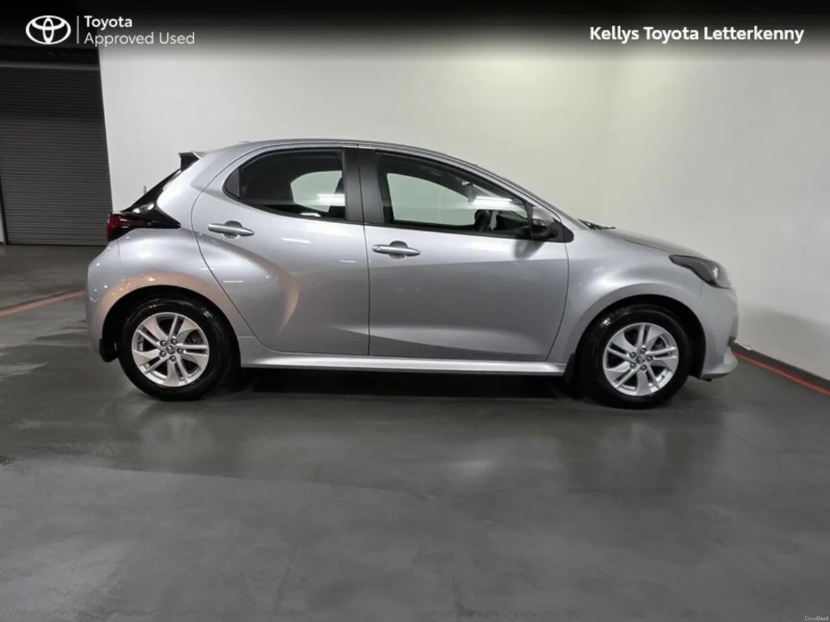 Toyota Yaris YARIS 1.5 HYBRID LUNA #78 - 1 OWNER - - Image 3
