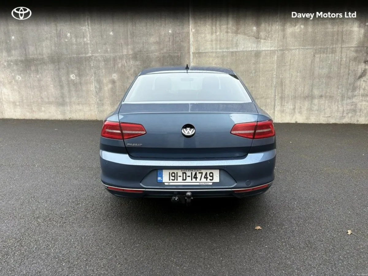 Volkswagen Passat HIGHLINE 2.0 TDI MANUAL 6SPEED F - Image 4