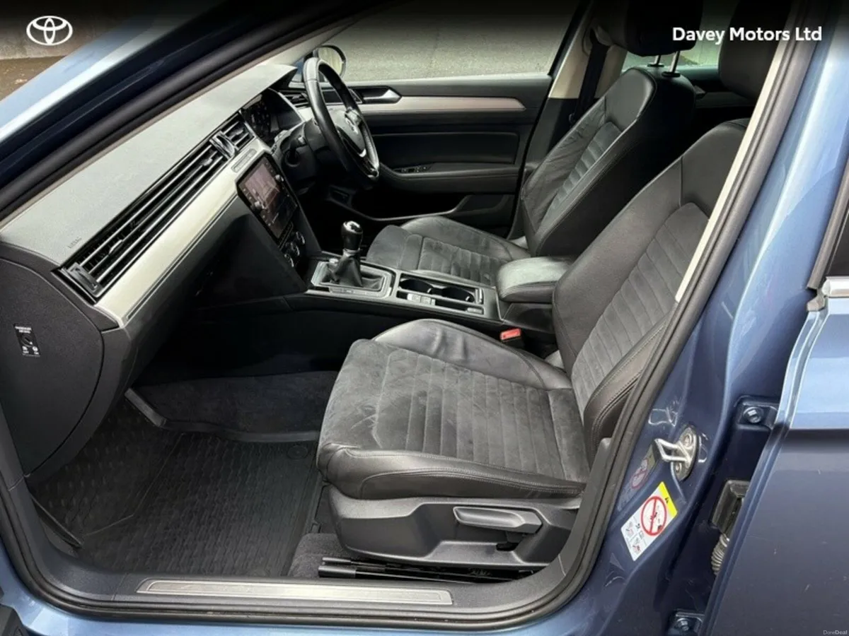 Volkswagen Passat HIGHLINE 2.0 TDI MANUAL 6SPEED F - Image 6