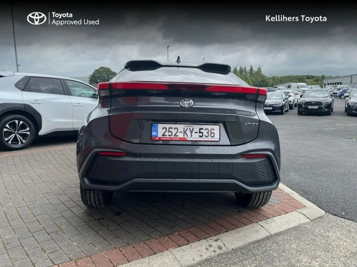 Toyota C-HR PHEV SPORT - Image 4