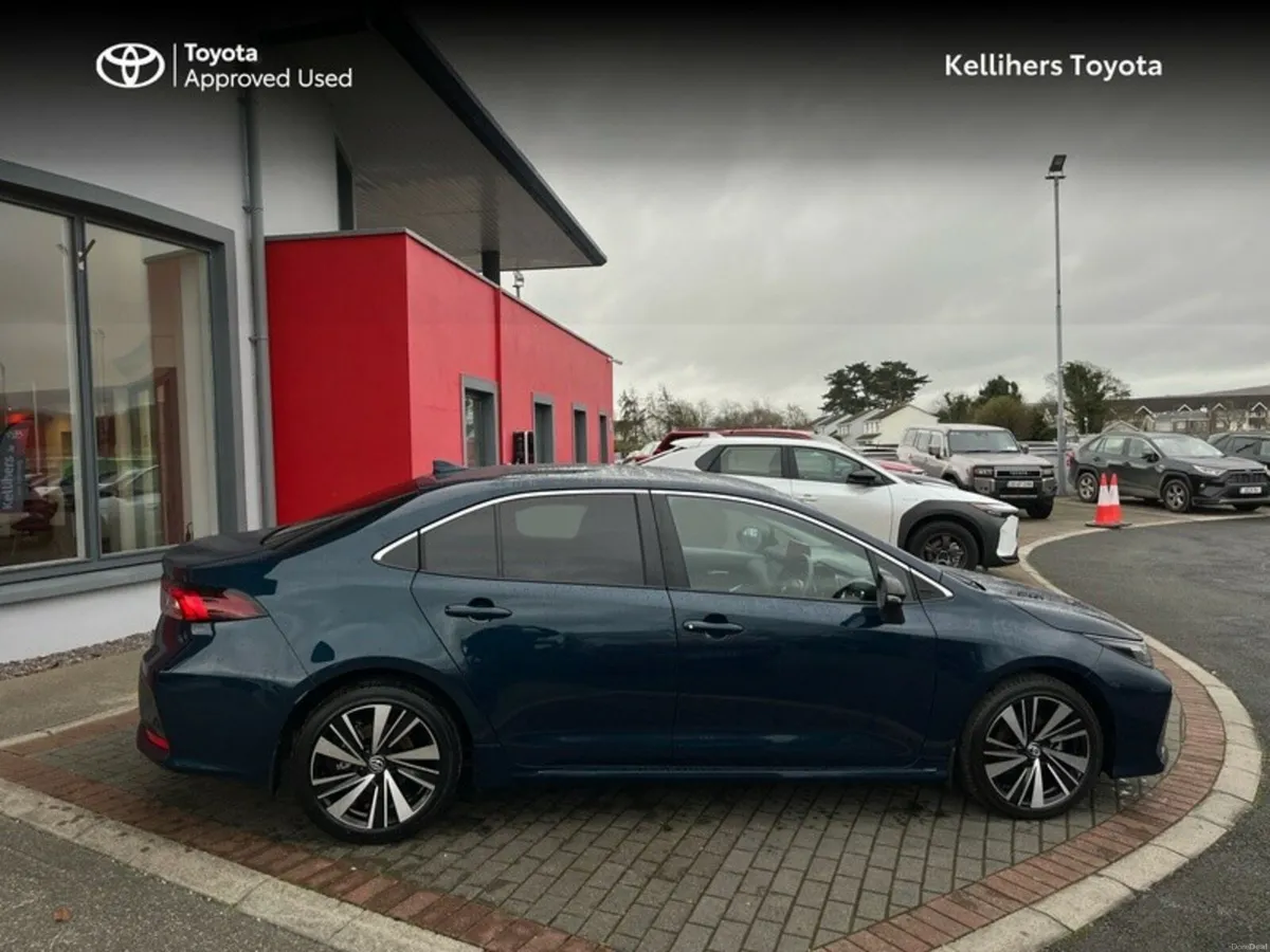Toyota Corolla COROLLA SALOON LUNA SPORT - Image 3