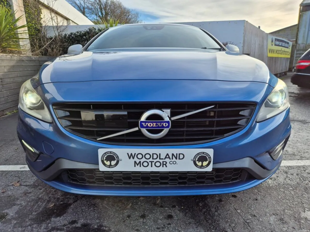 Volvo V60 2.0 D4 / R-DESIGN WITH SUNROOF / TOP SPO - Image 4