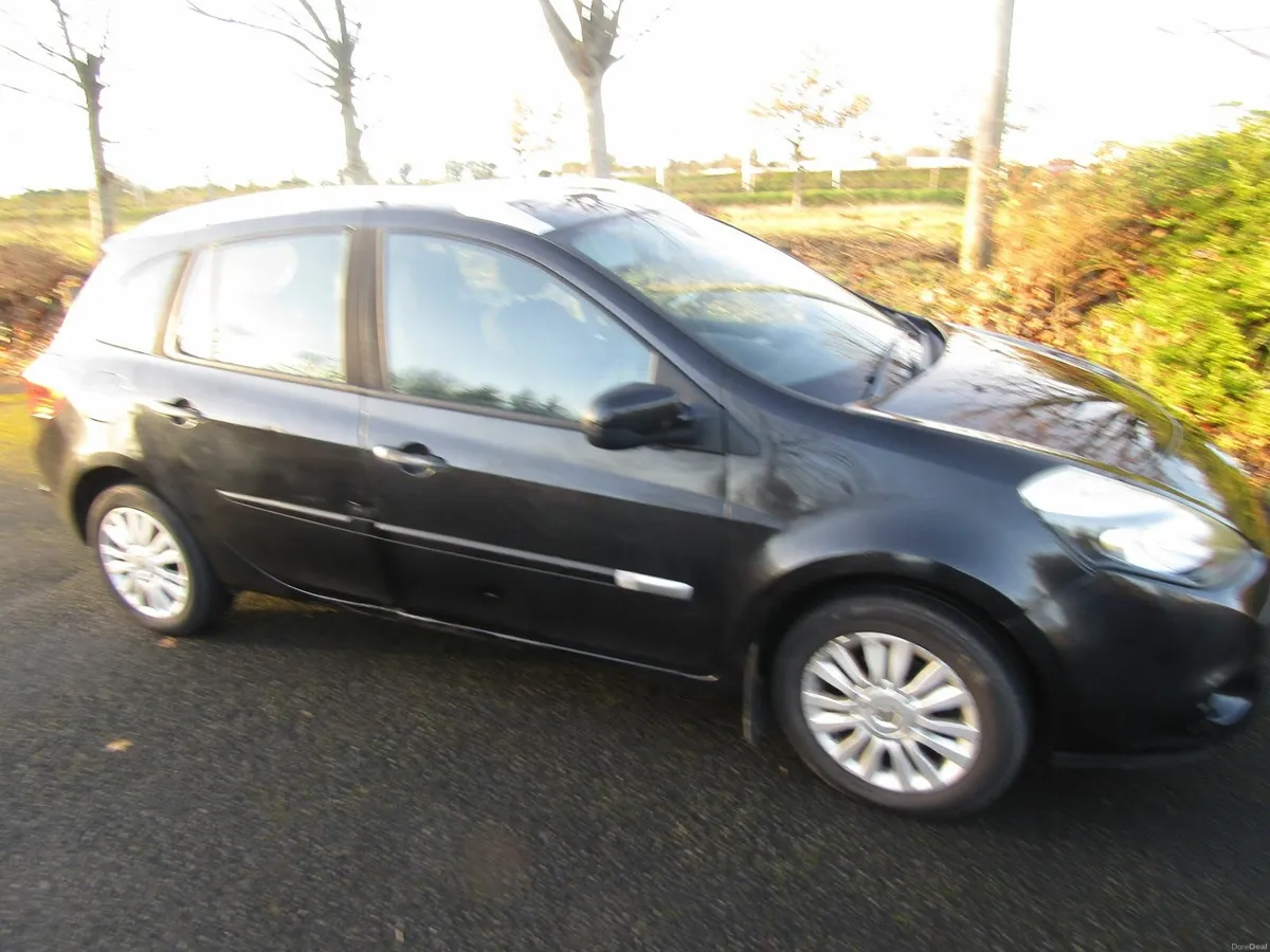 Renault Clio 2010 - Image 2