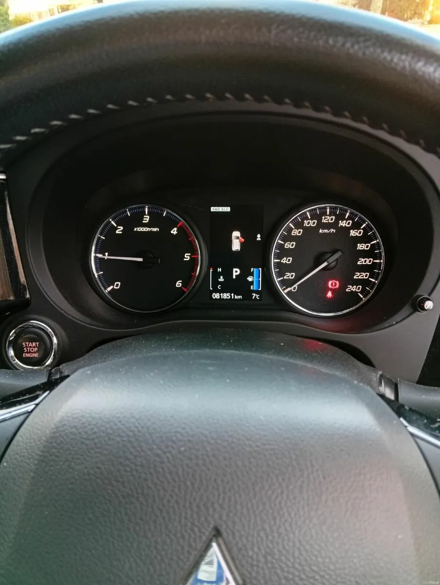 Mitsubishi Outlander 2018 - Image 2