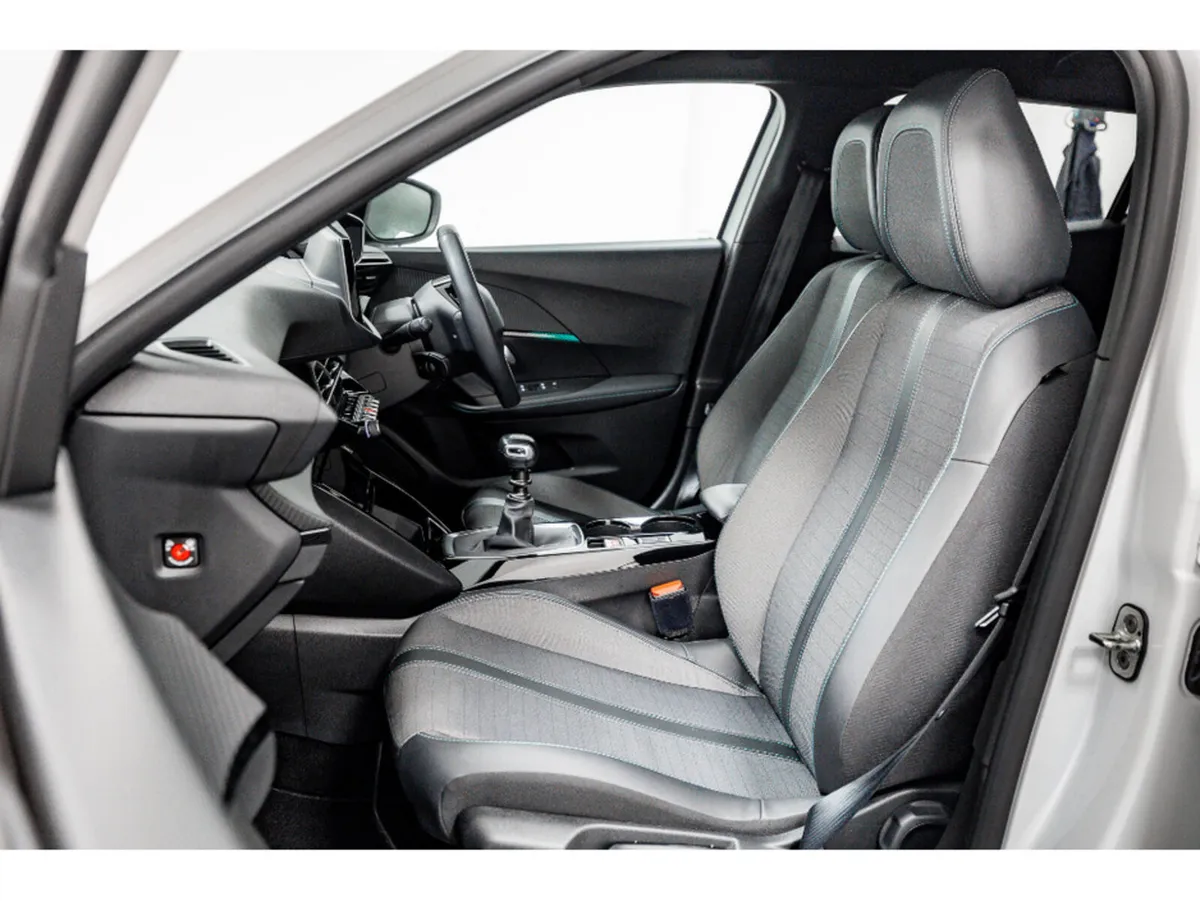 Peugeot 2008 Allure 1.2 Petrol 100HP - Image 5