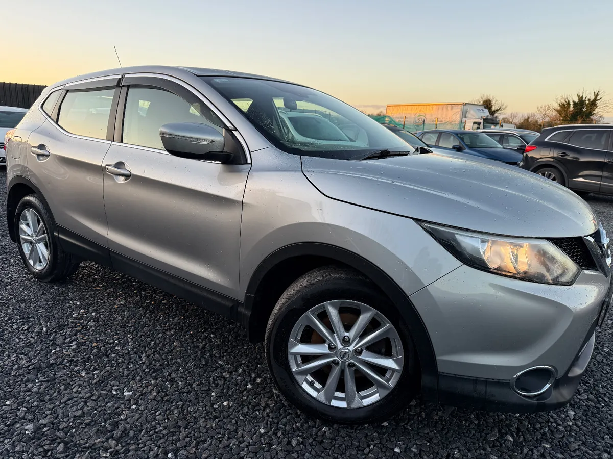 🔵 Nissan Qashqai 1.2 PET SV 5DR LOW KM - Image 4