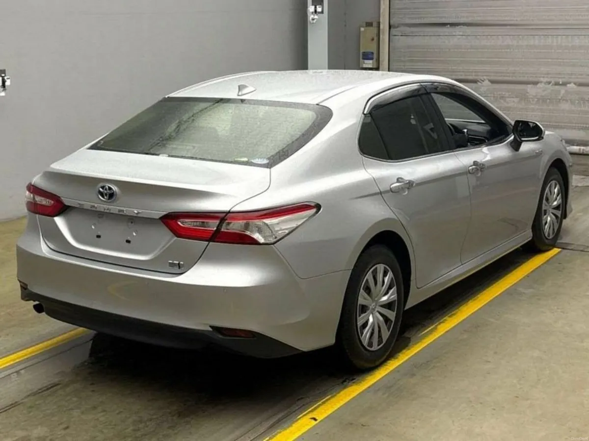 Toyota Camry 2.5 HYBRID - Image 2