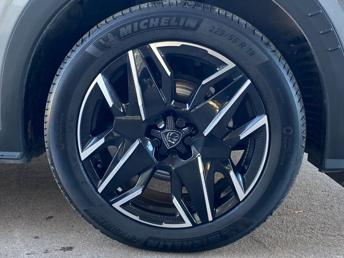 Peugeot 3008 1.2 Hybrid 145hp eDCS6 - Image 4