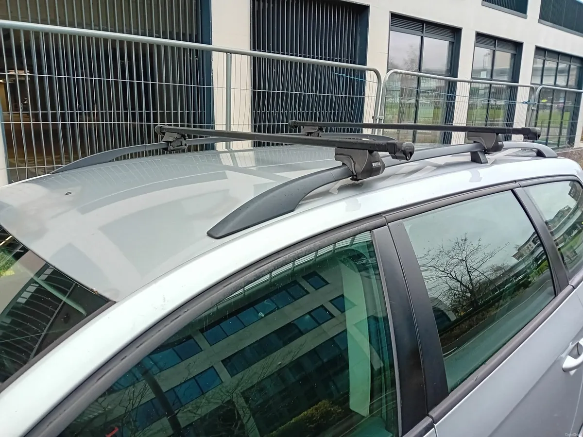 Volkswagen Passat 2010 - Image 2