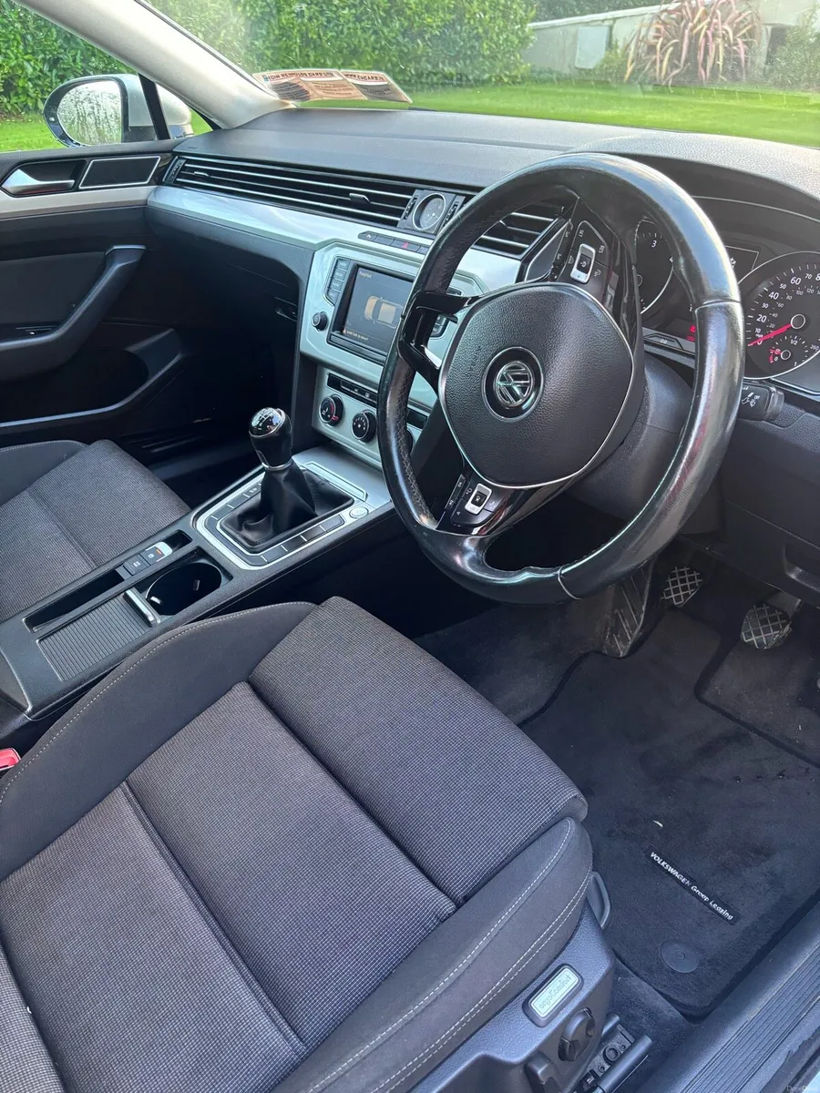 Vw Passat 2.0tdi comfort line 150bhp - Image 4