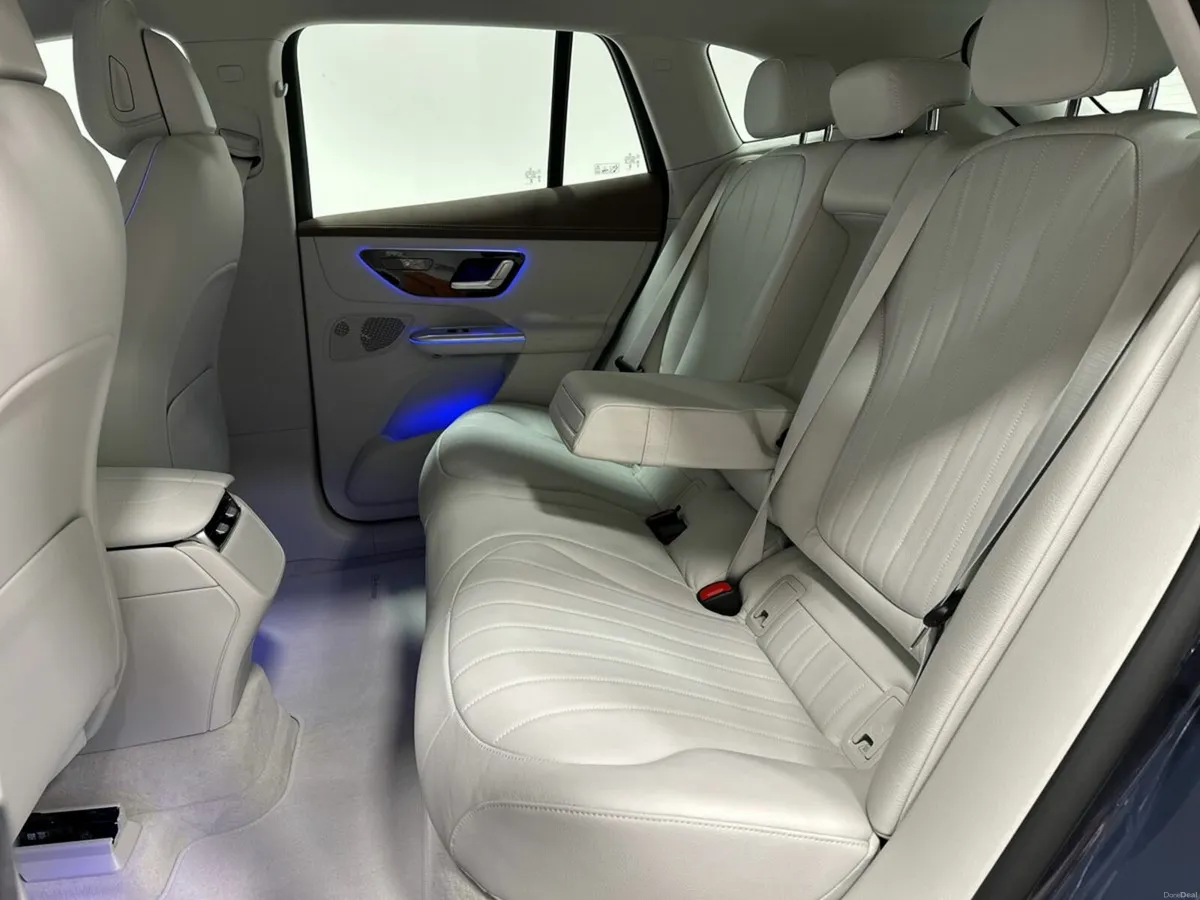 Mercedes-Benz EQE EQE300 SUV AMG Line - Image 4