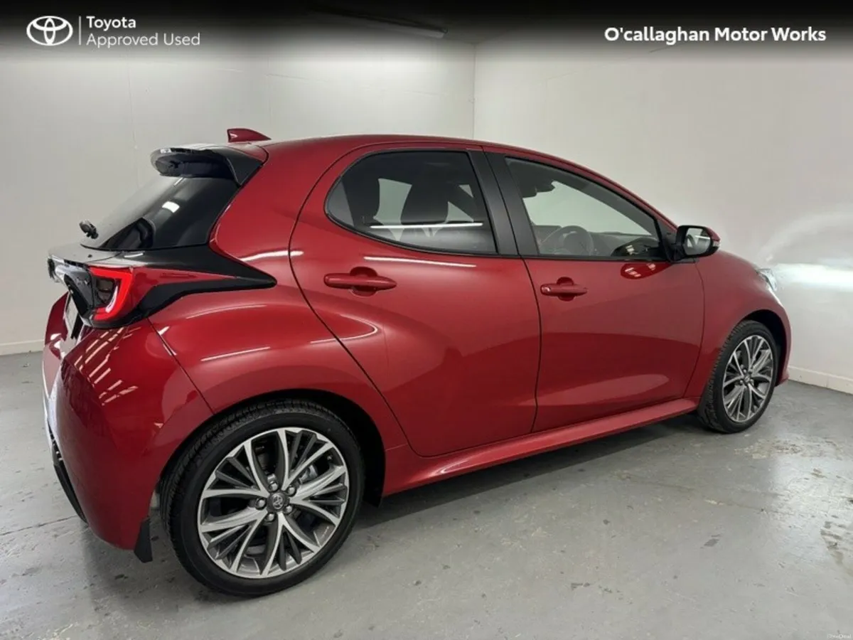 Toyota Yaris YARIS HYBRID PLATINUM - Image 6