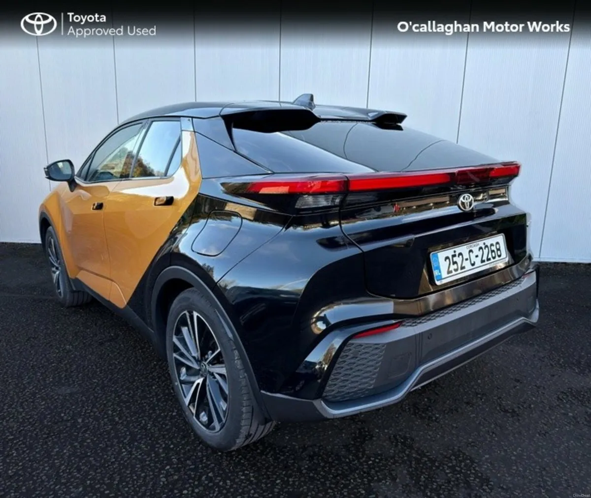 Toyota C-HR C-HR PHEV PREMIERE EDITIO - Image 3