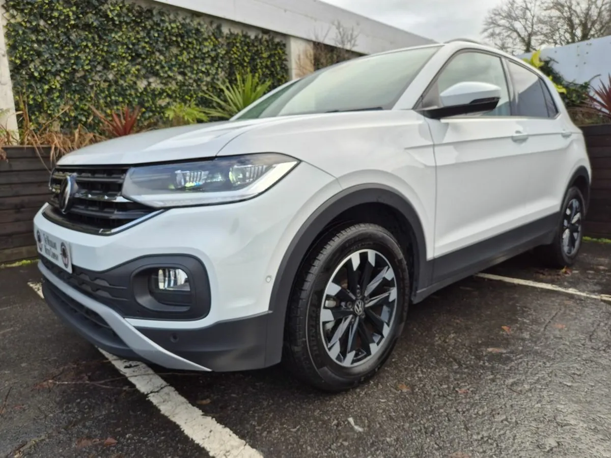 Volkswagen T-Cross 1.0 TSI AUTO / SE + / WITH SAFE - Image 1