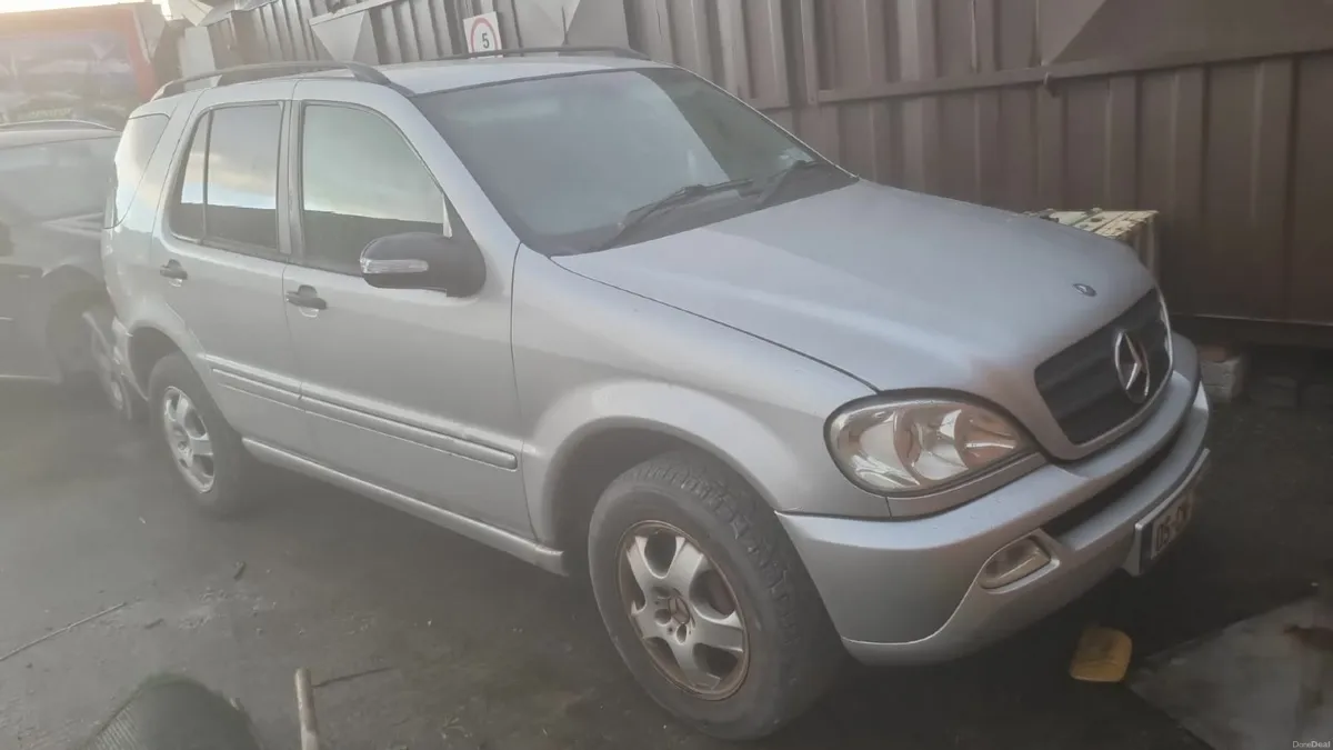 Mercedes-Benz M-Class 2005 - Image 1